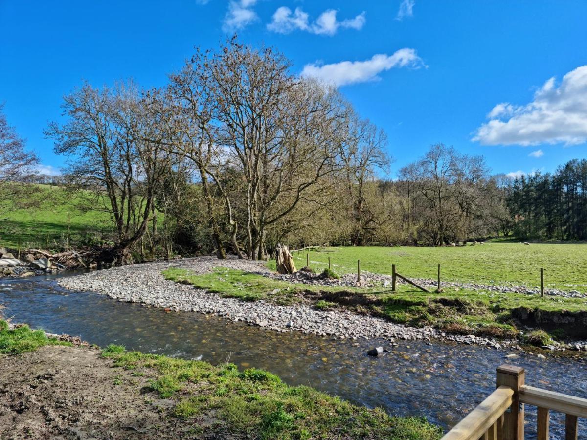 Riverside Cabin In Shropshire オスウェストリー エクステリア 写真